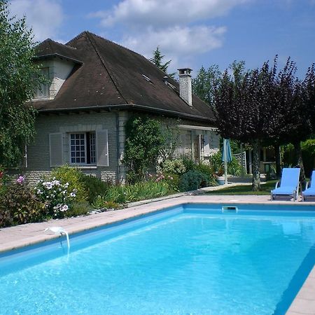 Chambres d'Hôtes Le Clos des Senteurs Malemort Exterior foto