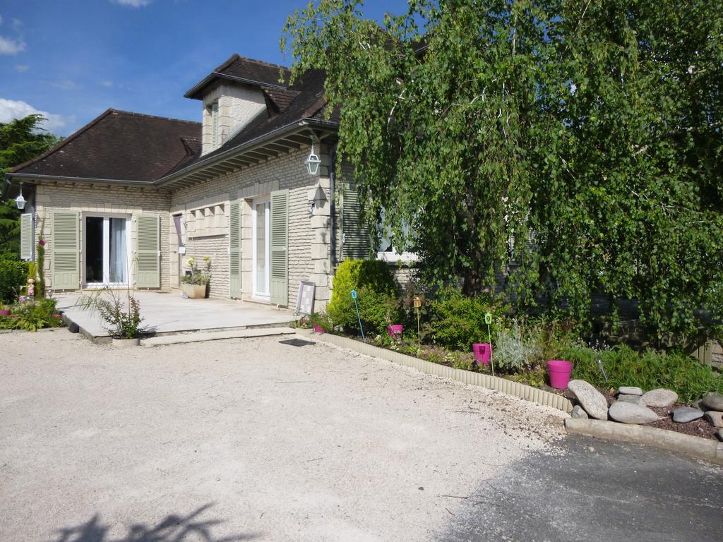 Chambres d'Hôtes Le Clos des Senteurs Malemort Exterior foto