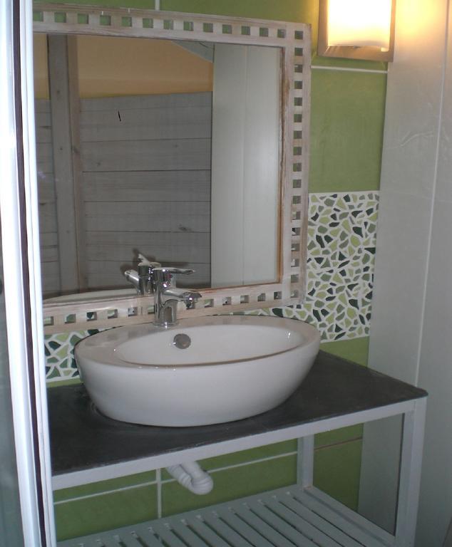 Chambres d'Hôtes Le Clos des Senteurs Malemort Quarto foto